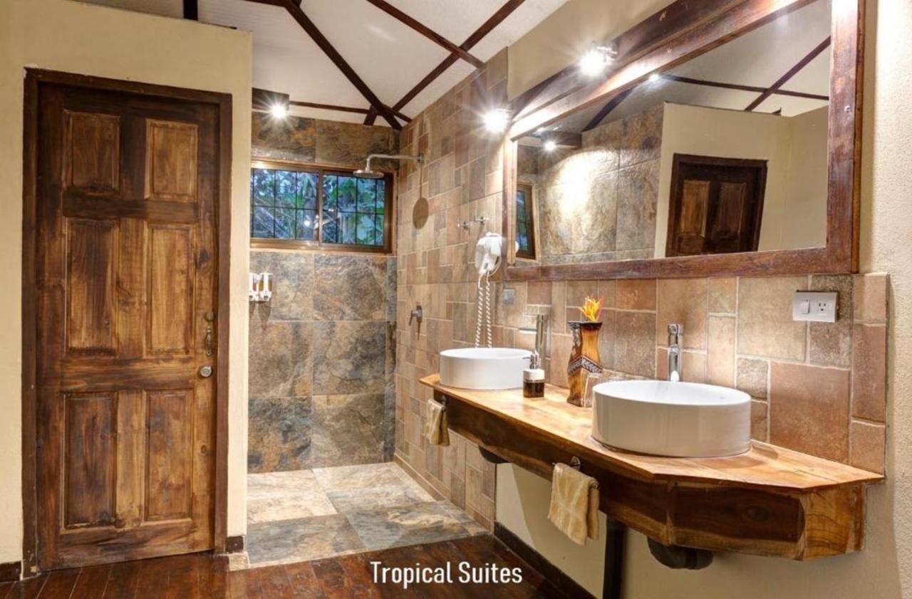 Tropical Suites & Villas La Fortuna ภายนอก รูปภาพ