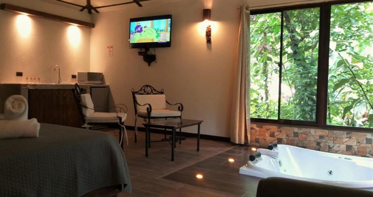 Tropical Suites & Villas La Fortuna ภายนอก รูปภาพ
