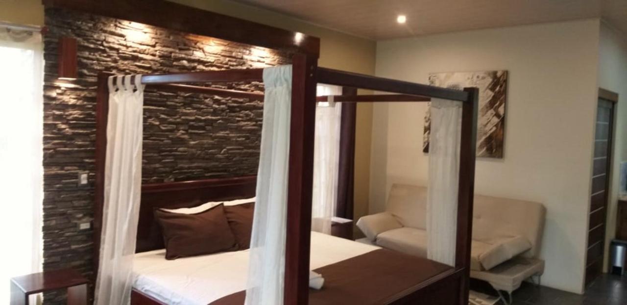 Tropical Suites & Villas La Fortuna ภายนอก รูปภาพ